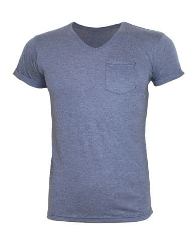 T-Shirt Decote em V com Bolso